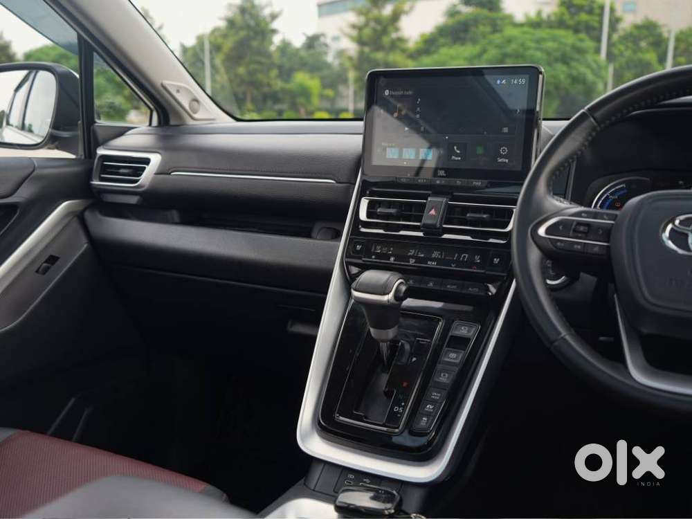 Toyota Innova Hycross 2.0 Zx (o) Hybrid 7 Str, 2025, Petrol