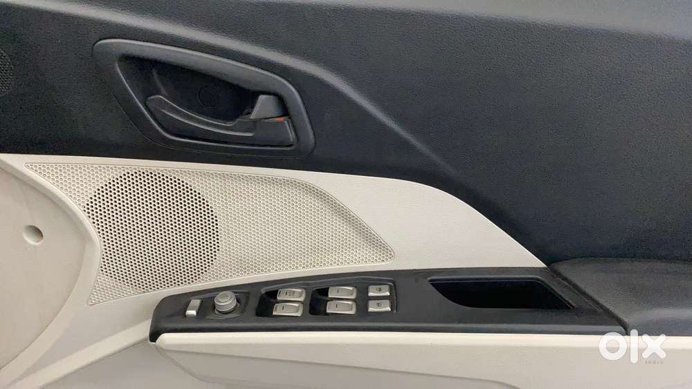 Mahindra Xuv300 W6, 2020, Petrol