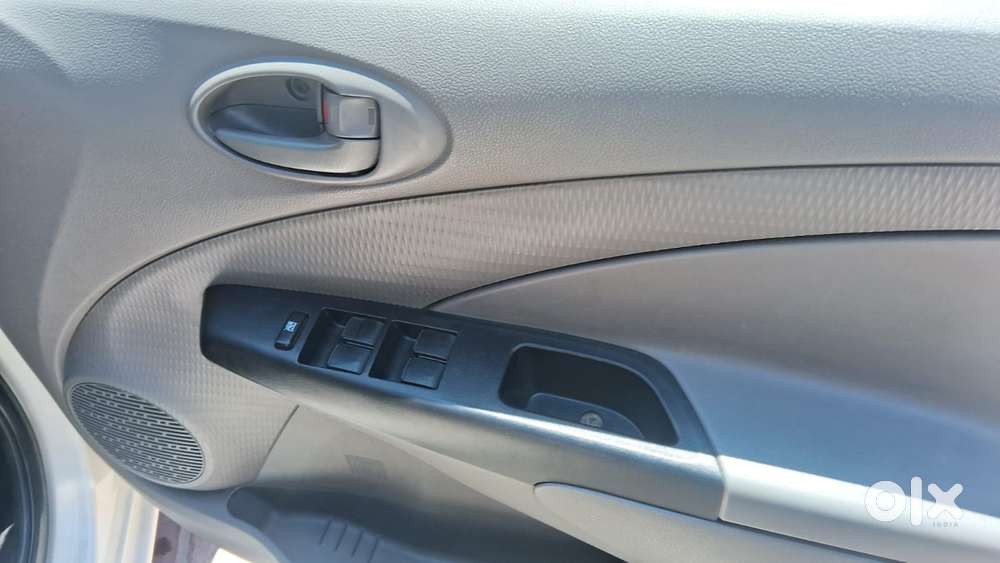 Toyota Etios Liva 2011-2012 G, 2011, Petrol
