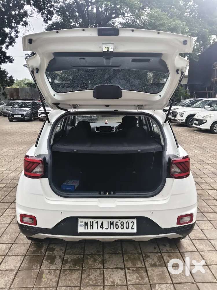 Hyundai Venue Petrol Manual 2021 Last