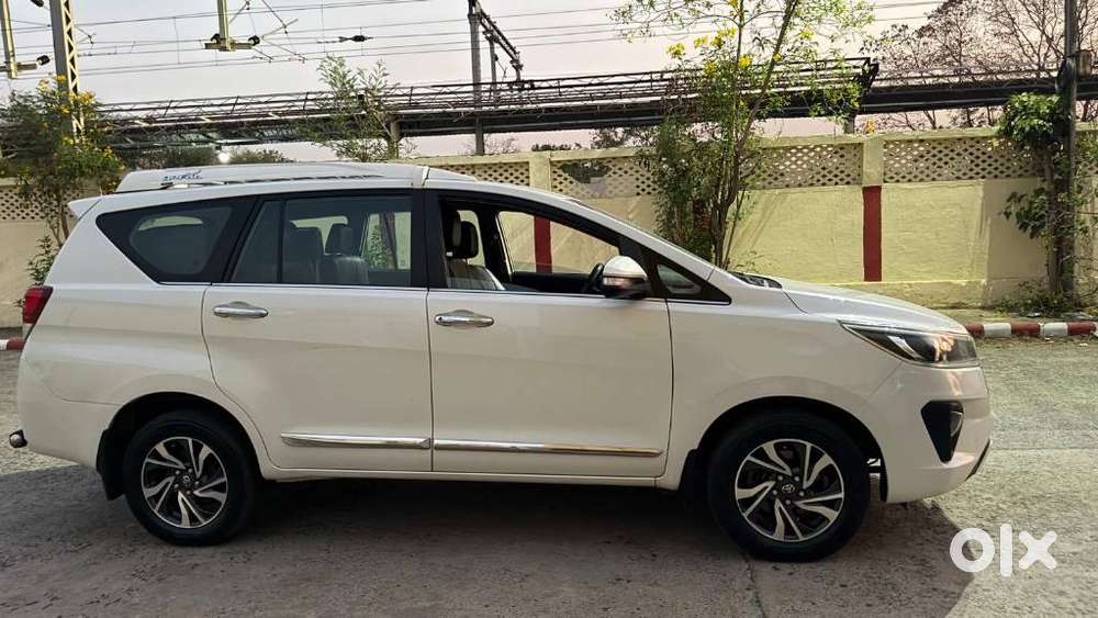 Toyota Innova Crysta [2020-ongoing] 2.4 Gx 7 Str, 2021, Diesel