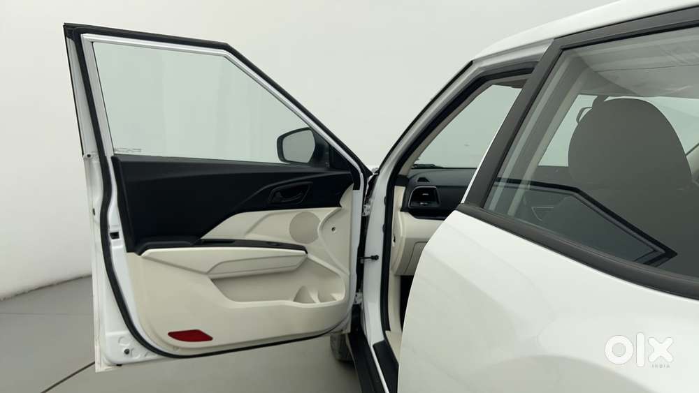 Mahindra Xuv 3xo Ax5 Pm At, 2024, Petrol