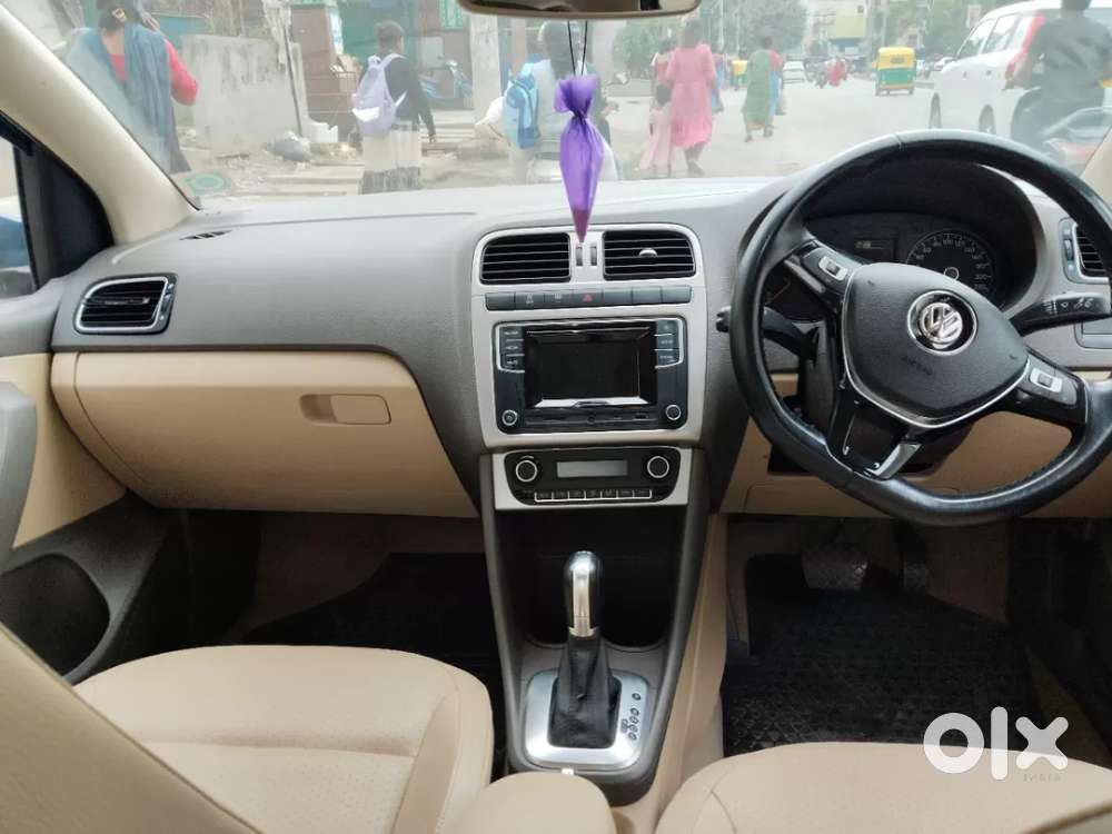 Volkswagen Vento 1.2 Tsi Highline Plus At, 2017, Petrol