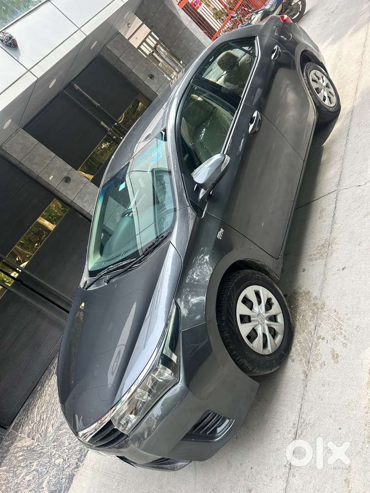 Toyota Corolla Altis 1.8 J, 2015, Petrol