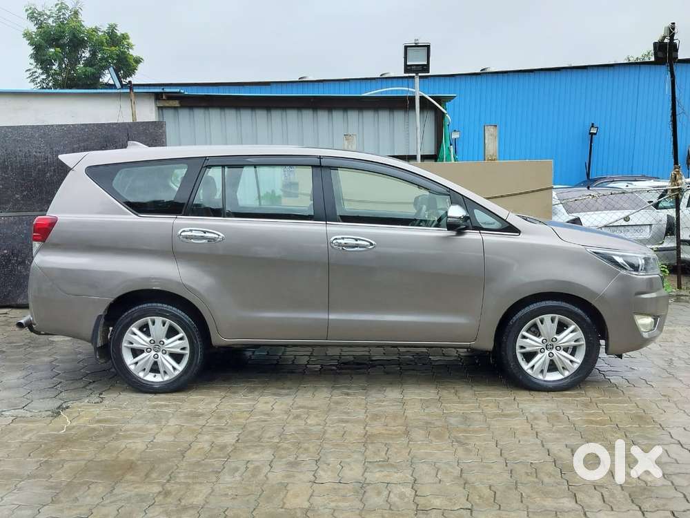 Toyota Innova Crysta 2.8z Automatic, 2016, Diesel