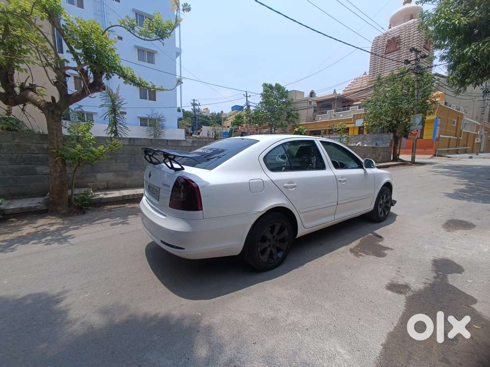 Skoda Laura 1.8 Tsi Ambiente, 2010, Petrol