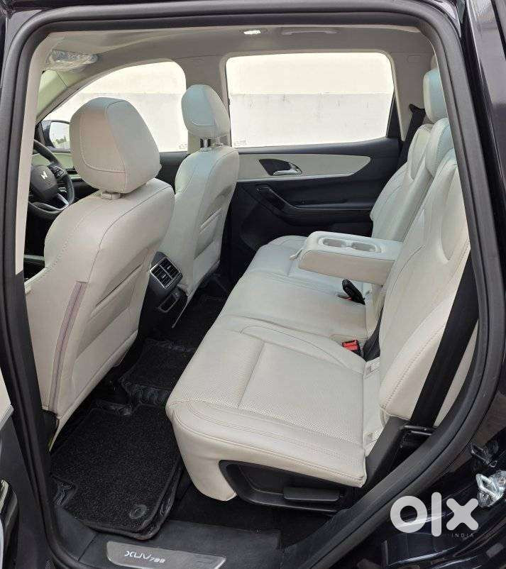 Mahindra Xuv700 2.2 Ax 7 Diesel Mt Str, 2025, Diesel