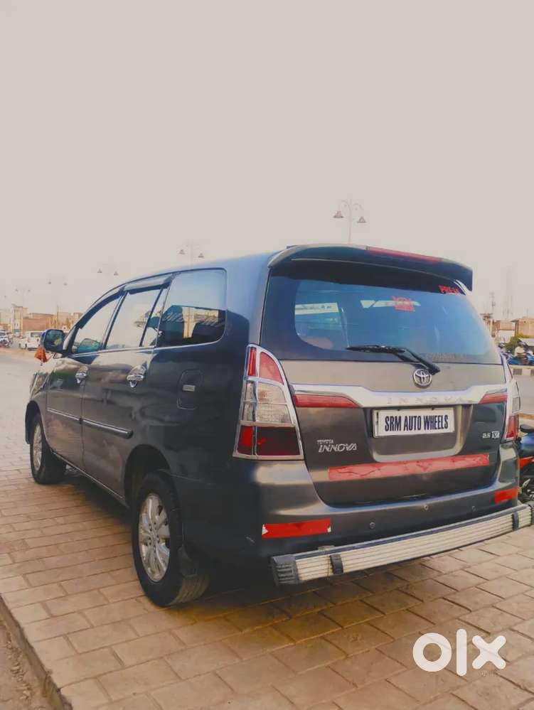 Toyota Innova Diesel 2010 8 Seater