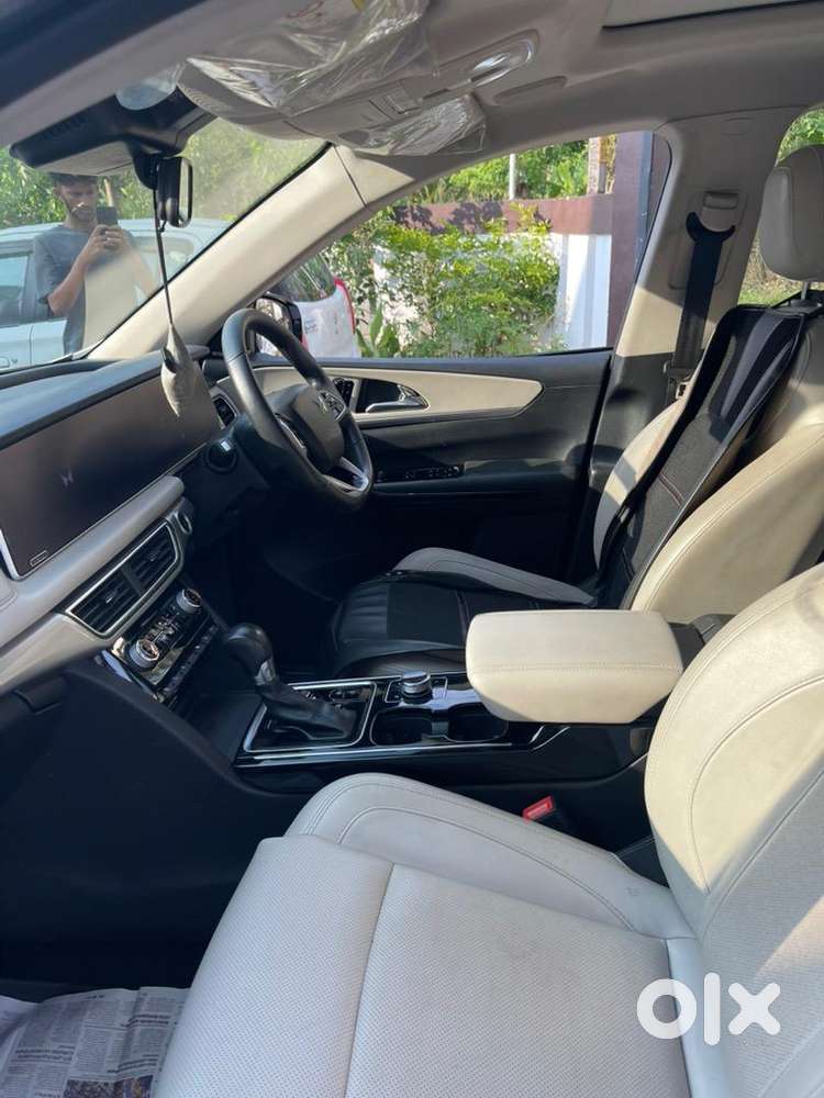 Mahindra Xuv700 2022 Diesel Well Maintained