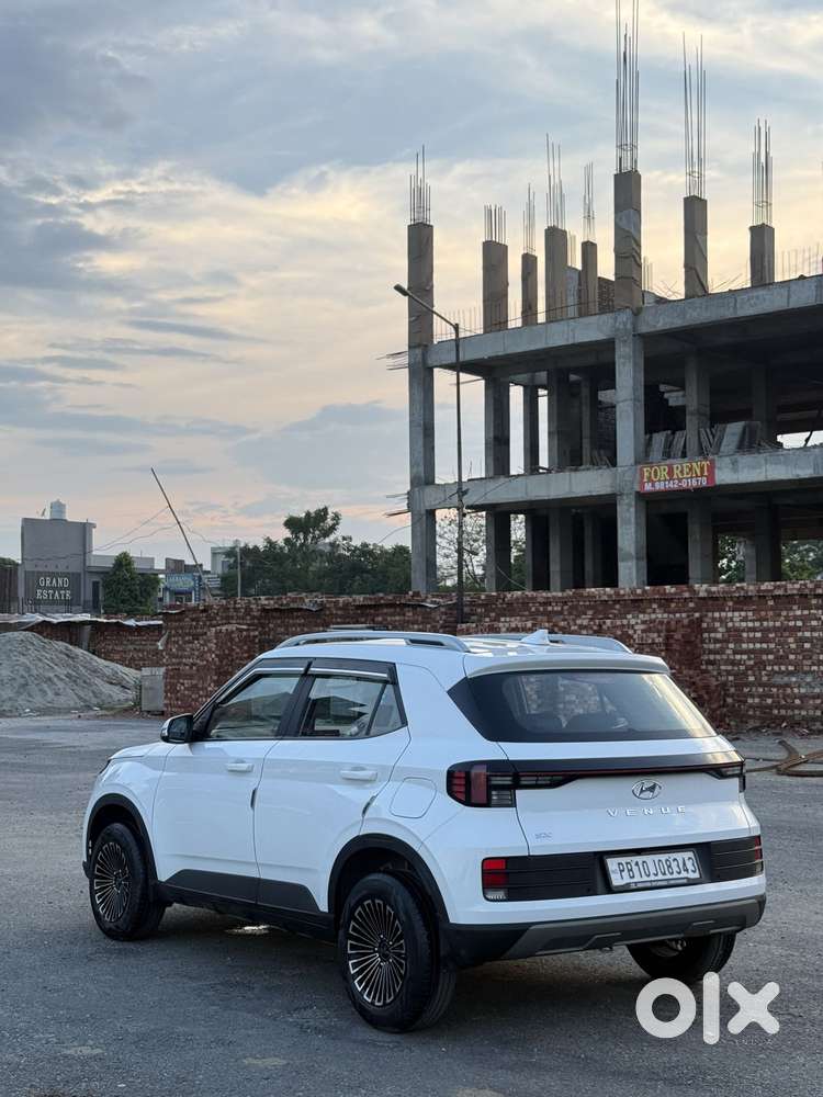 Hyundai Venue Sx Mt, 2024, Petrol