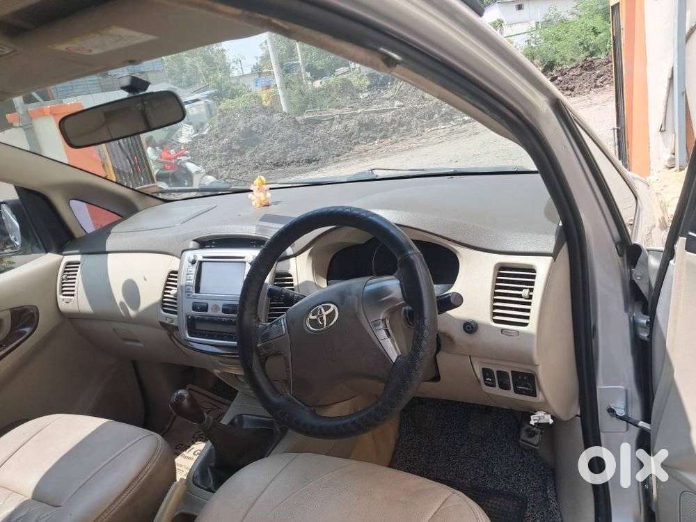 Toyota Innova 2.5 V 8 Str, 2013, Diesel