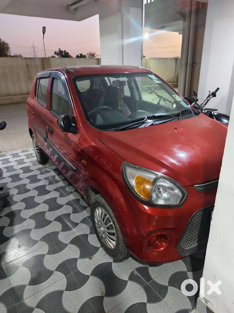 Alto 800 Lxi Dark Red Colour