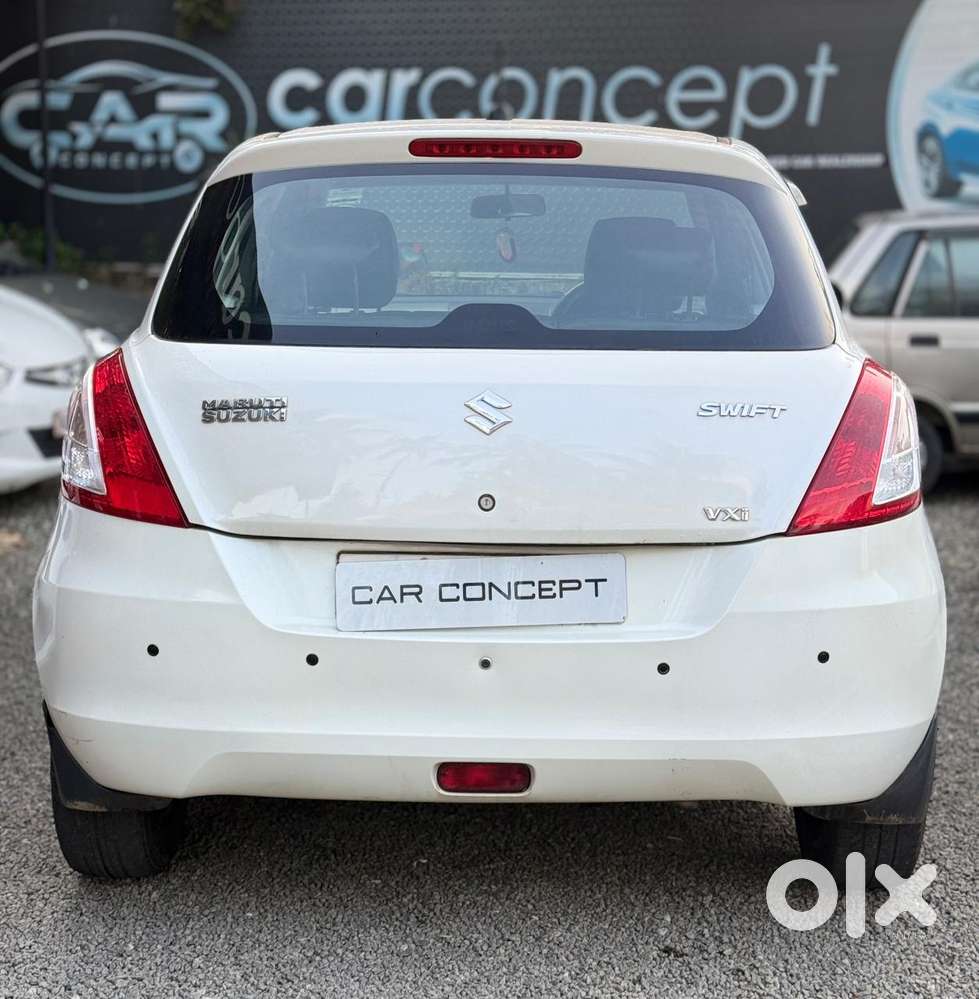 Maruti Suzuki Swift Vxi 1.2 Abs Bs-iv, 2016, Petrol