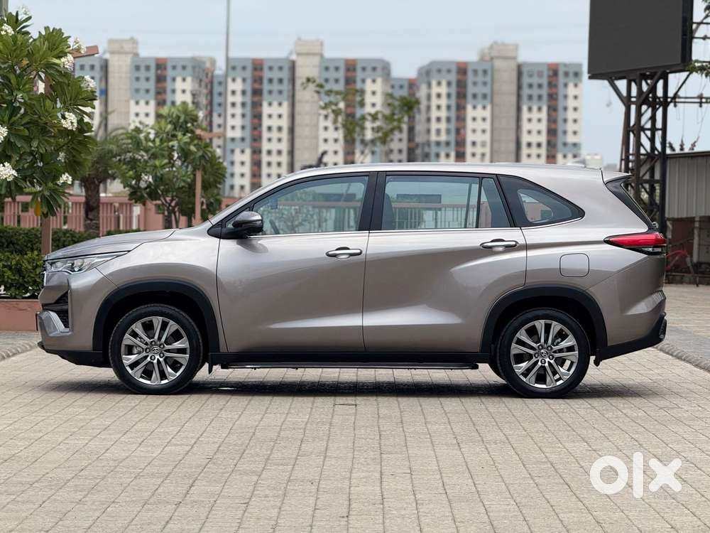 Toyota Innova Hycross 2.0 Zx Hybrid 7 Str, 2023, Petrol