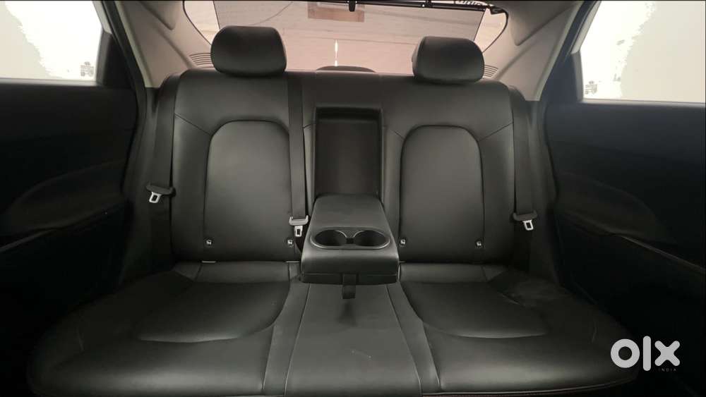 Hyundai Verna 1.5 Sx (o) Turbo Petrol Dct, 2023, Petrol