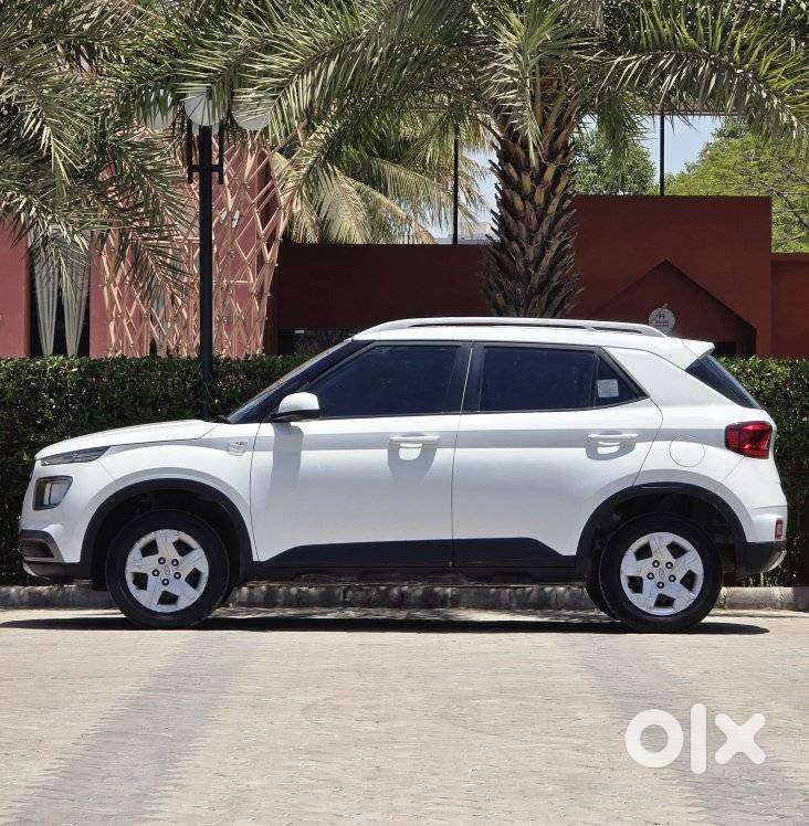 Hyundai Venue, 2021, Petrol