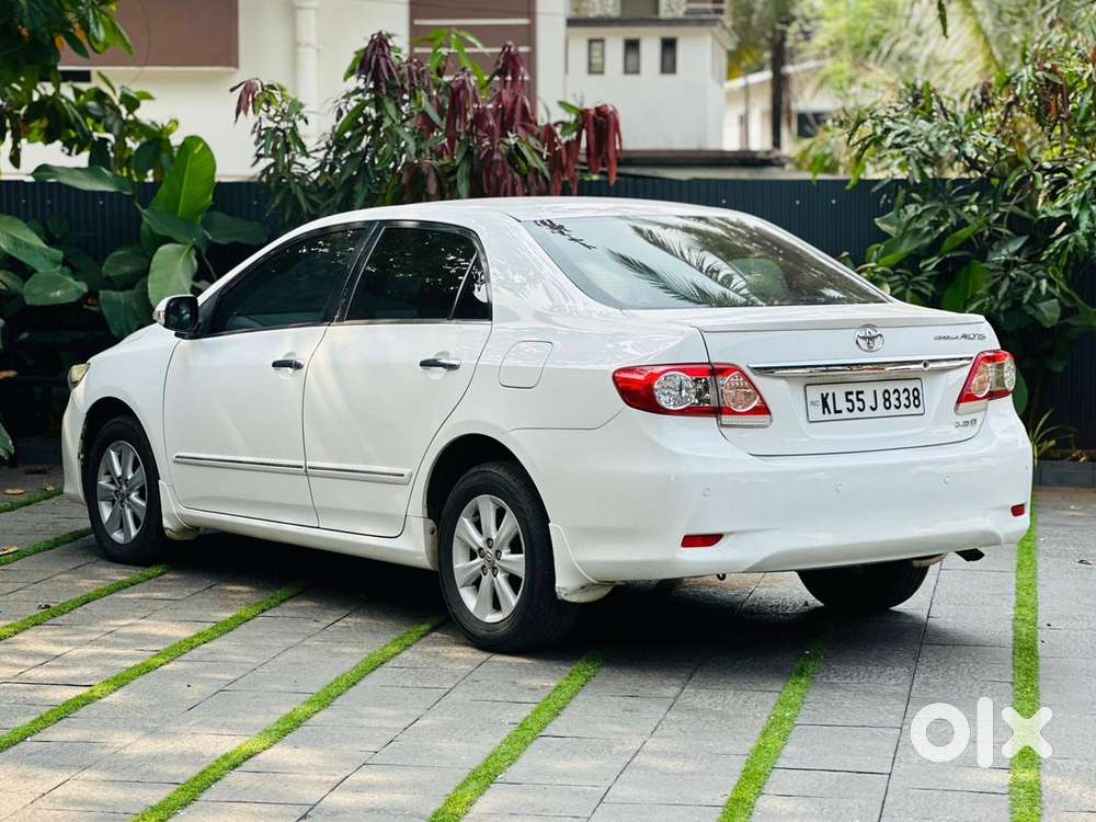 Toyota Corolla Altis 2011