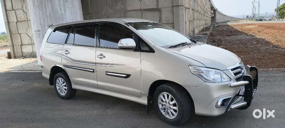 Toyota Innova 2.5 V 2013 Ending 14 Registration