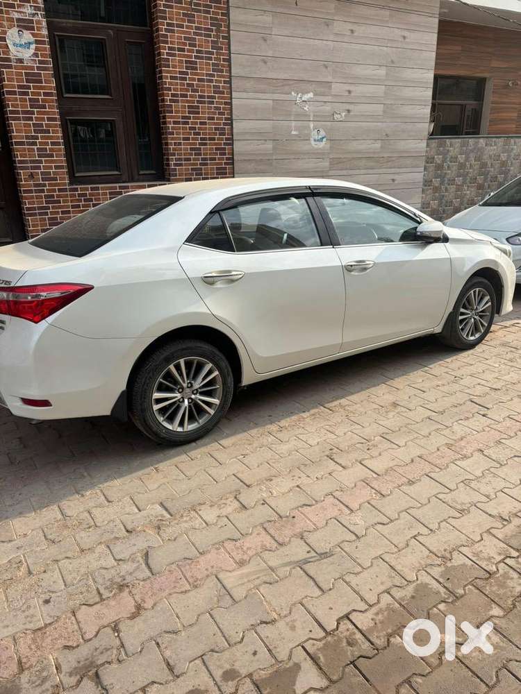 Toyota Corolla Altis 2015 Diesel Well Maintained