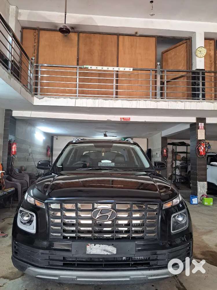 Hyundai New Venue 2022 Diesel 69998 Km Driven