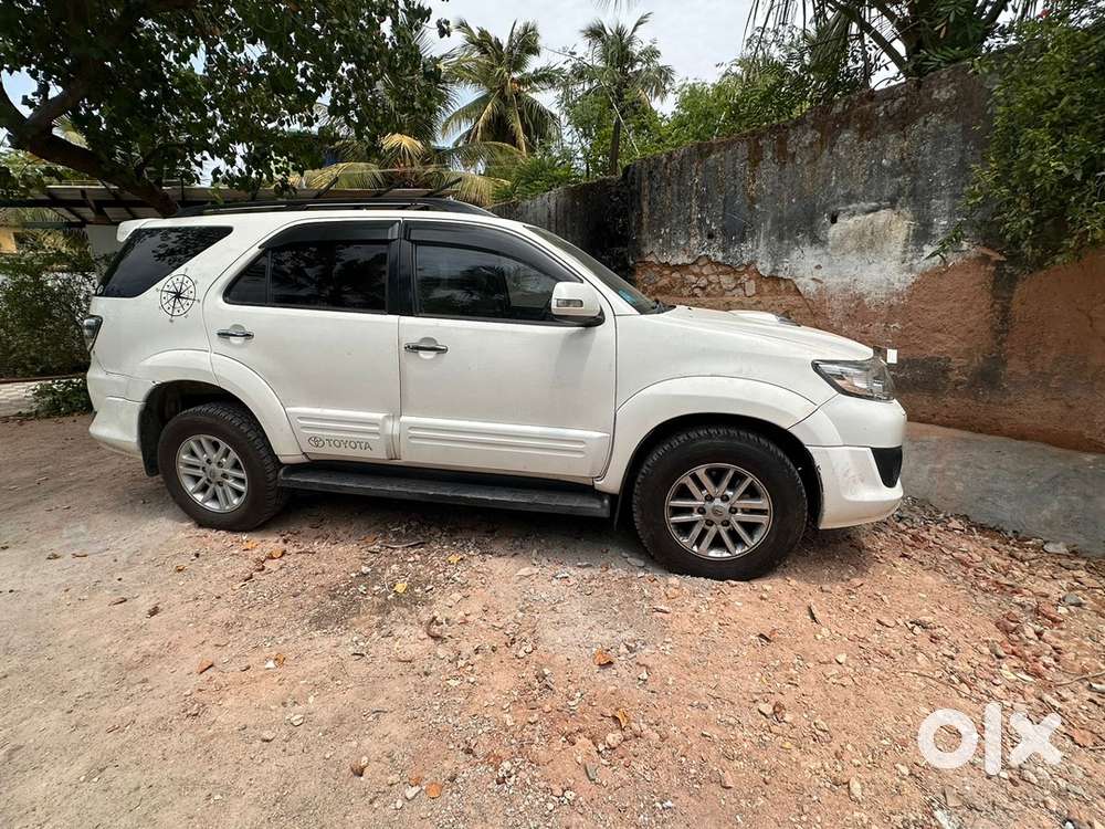 Toyota Fortuner Diesel 2015 Km Driven