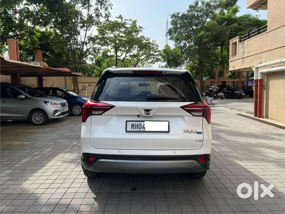 Mahindra Xuv700 Petrol 2022 Variant Ax 3 Showroom Condition.