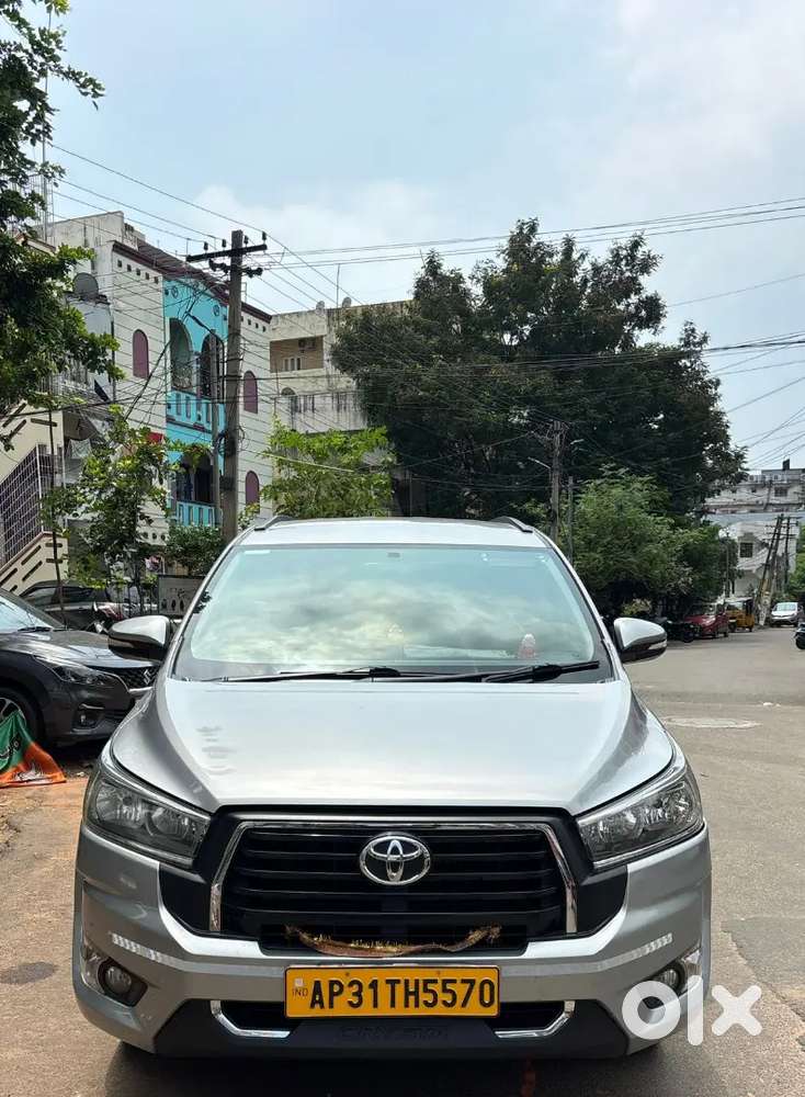 Toyota Innova Crysta 2017 Diesel Well Maintained