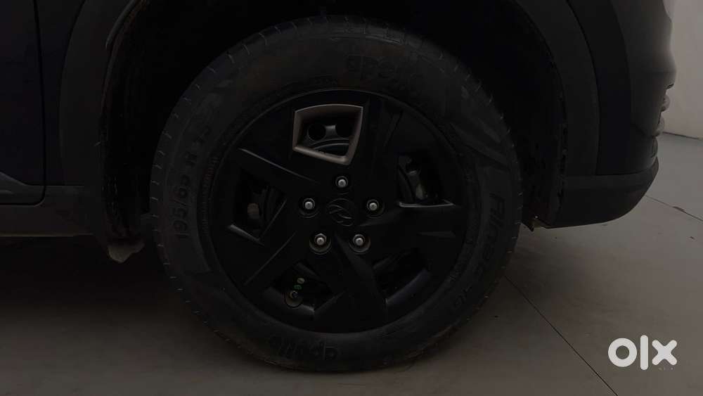 Hyundai Venue Sx Knight Edition Mt, 2025, Petrol