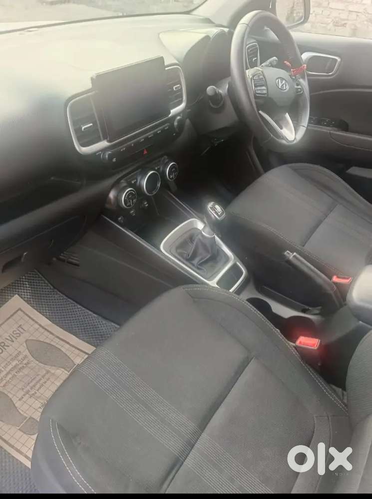 Venue Top Model Sunroof Good Condition