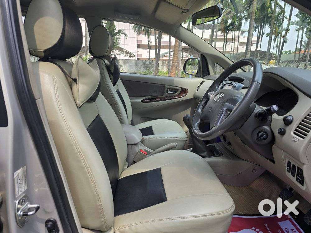 Toyota Innova 2.5 V 8 Str, 2015, Diesel