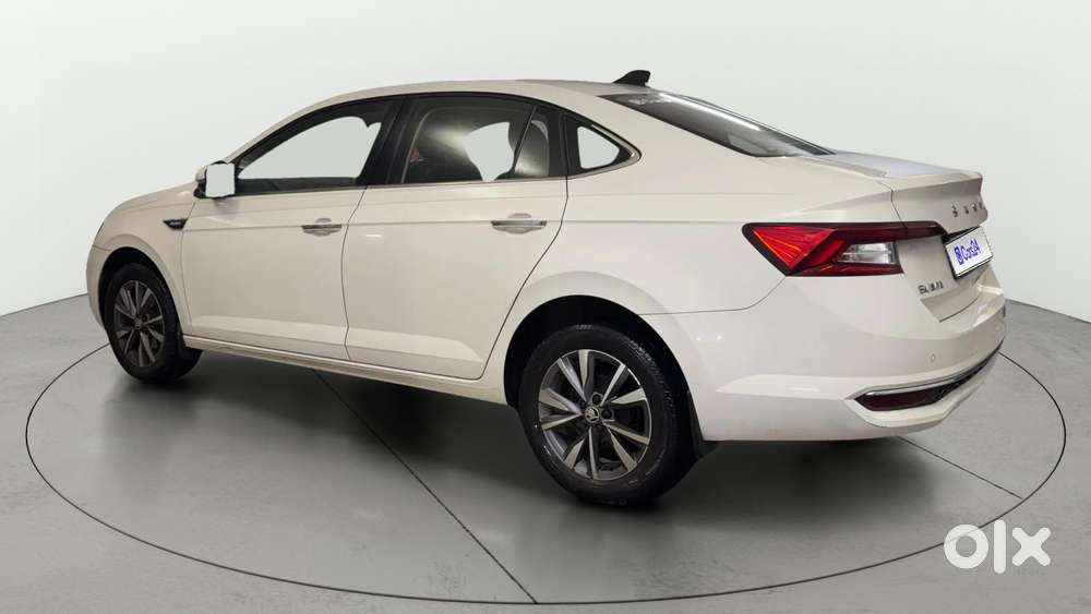 Skoda Slavia 1.0 Tsi Style At, 2023, Petrol