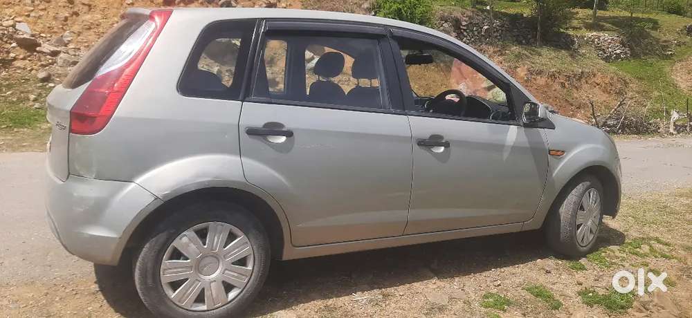 Ford Figo 2012 Petrol 82000 Km Driven