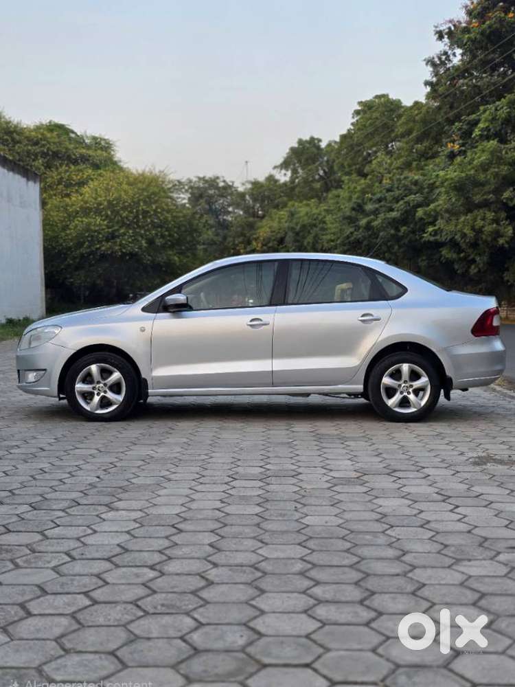 Skoda Rapid Elegance 1.6 Tdi Cr Manual, 2012, Diesel