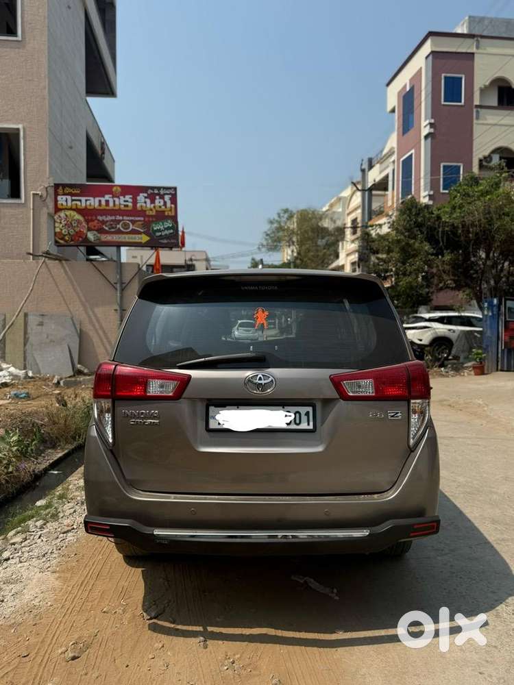 Toyota Innova Crysta 2018 Diesel Well Maintained