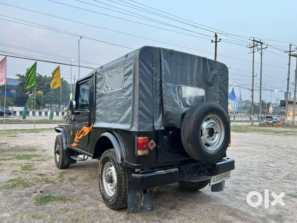 Mahindra Jeep, 2000, Petrol