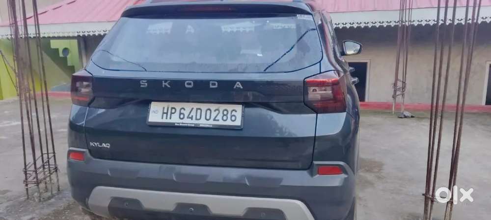 Skoda Kylaq Signature At 2025 Variant