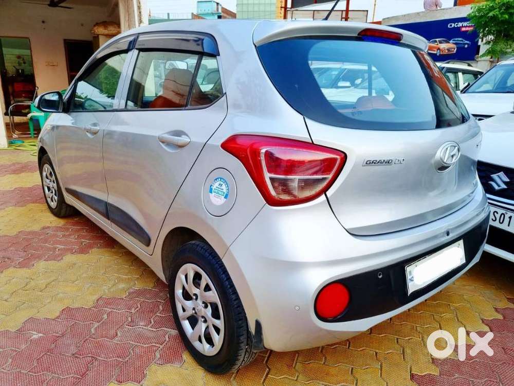 Hyundai I10 Sportz, 2017, Petrol