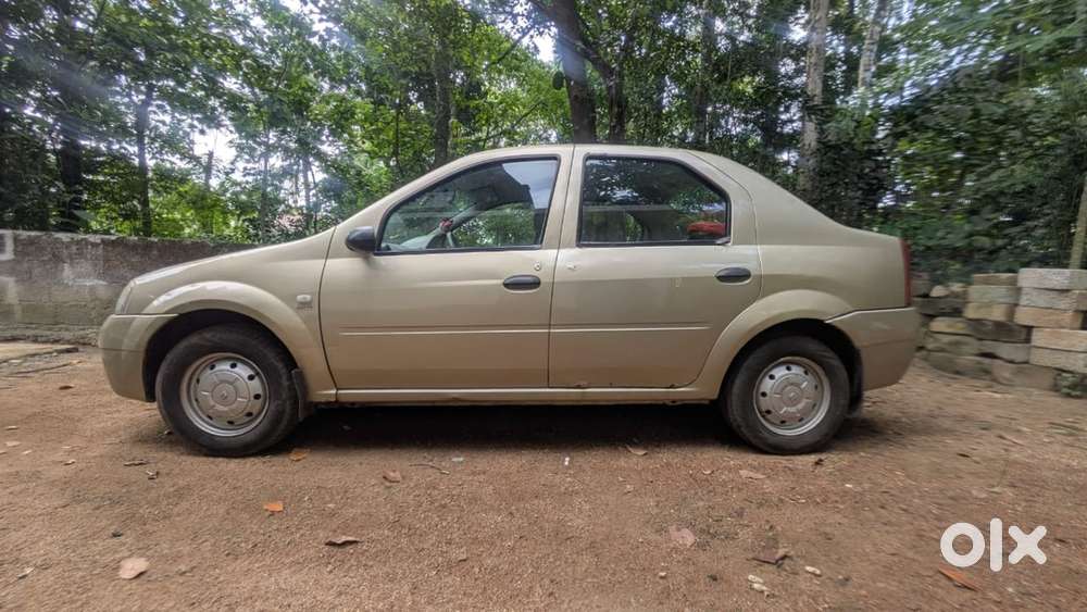 Mahindra Logan Petrol 2007