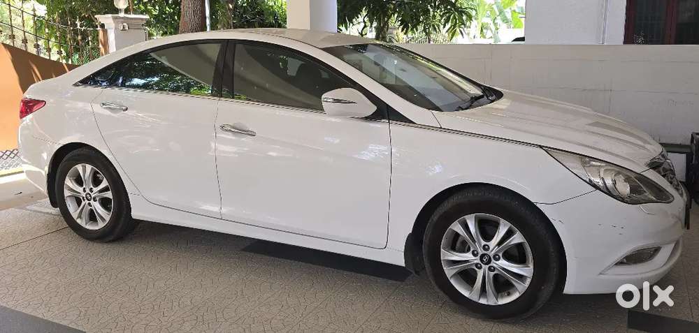 Luxury, Less Driven, Well Maintained Hyundai Sonata