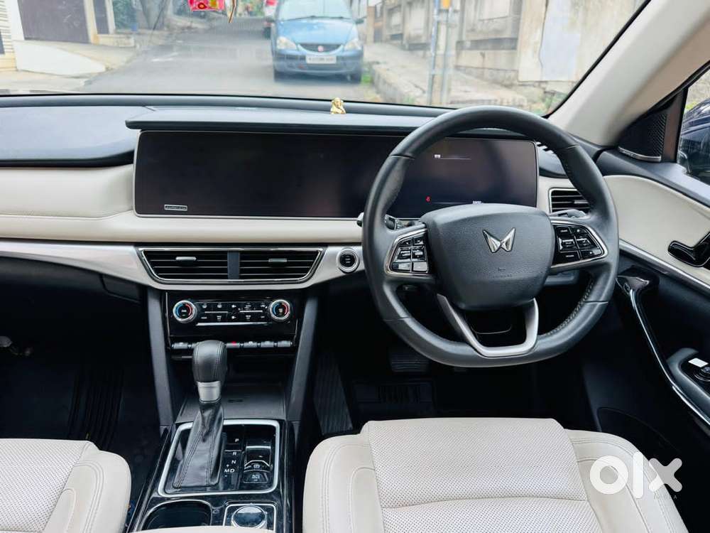 Mahindra Xuv700 2.2 Ax 7 Diesel At Str Awd, 2024, Diesel