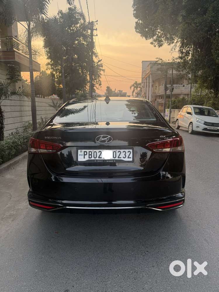 Hyundai Verna 1.5 Sx Vtvt Ivt, 2023, Petrol