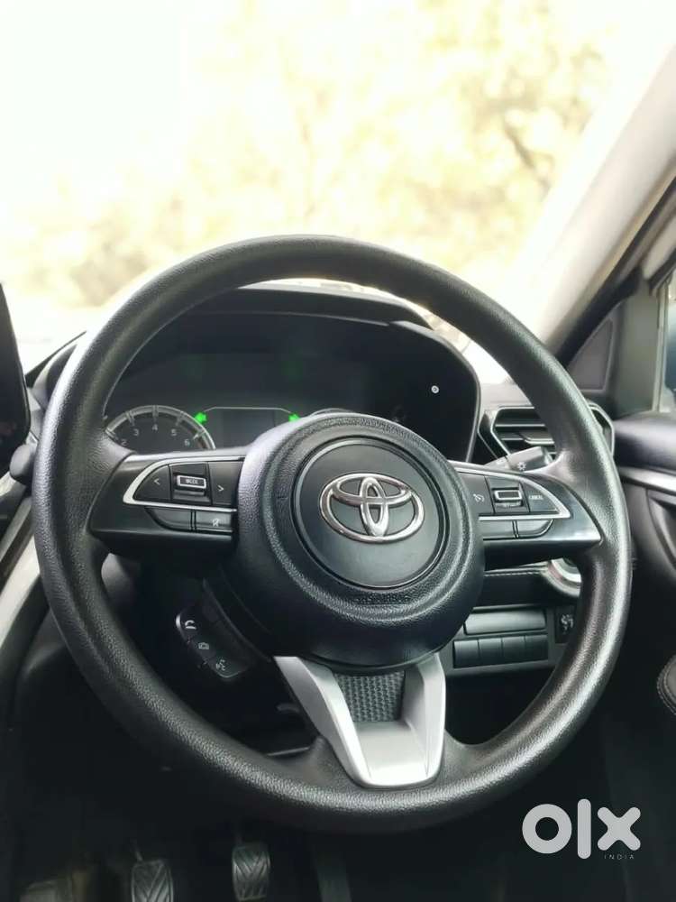 Toyota Urban Cruiser Hyryder, 2025, Petrol