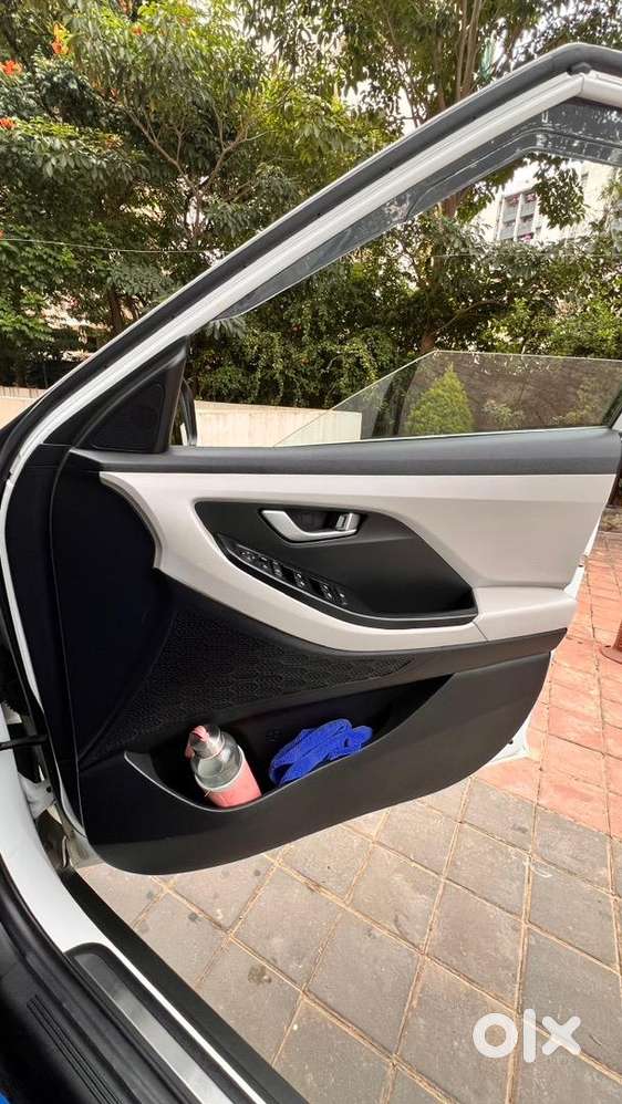 Hyundai Creta 2023 Petrol 25k Driven In Showroom Condition