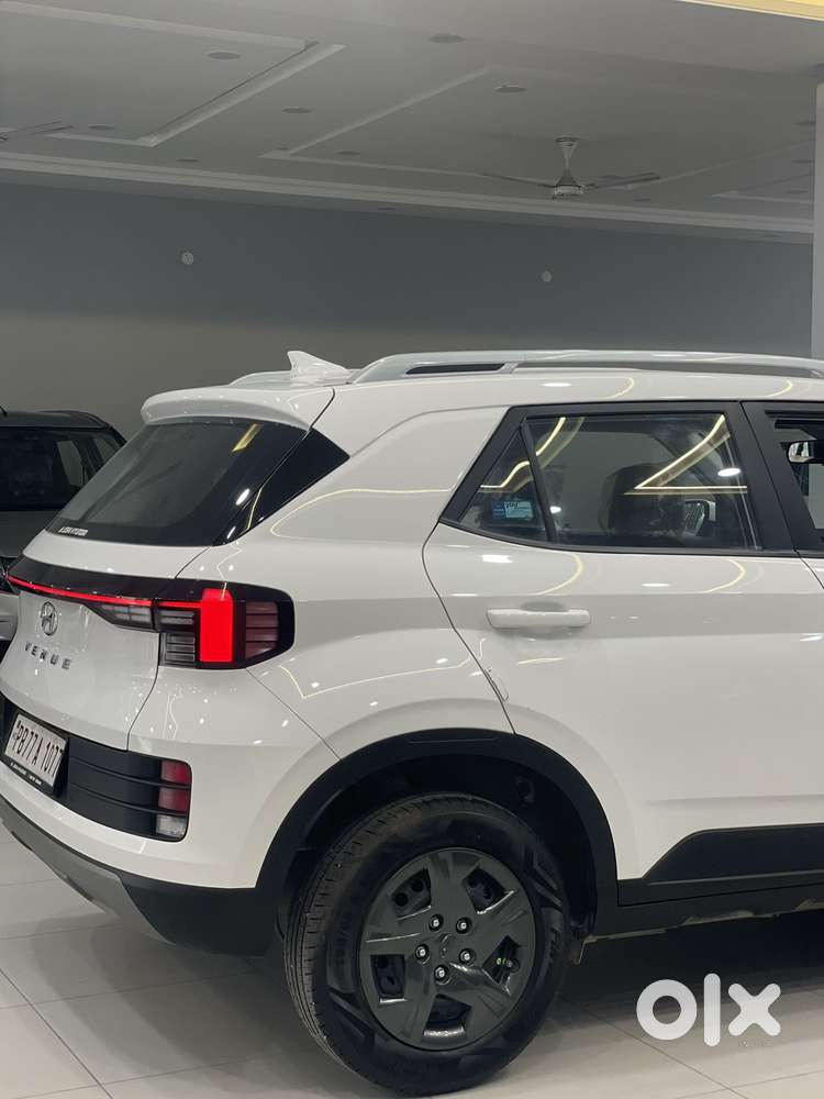 Hyundai Venue S (o) 1.2 Petrol Knight Edition, 2024, Petrol