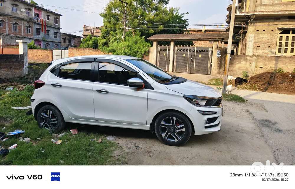 Tata Tiyago Top Model Zxi