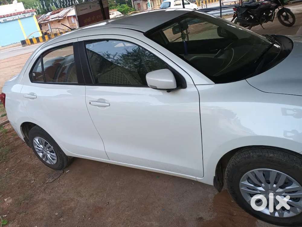 Maruti Suzuki Dzire Desember 2023 Petrol 26000 Km Driven