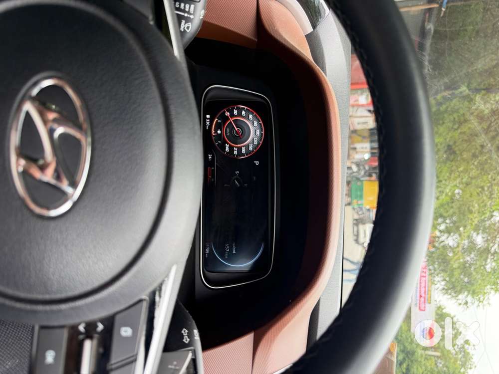 Excellent Condition Automatic Alcazar Single Owner 21000 Km