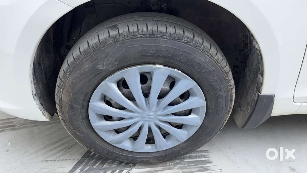 Maruti Suzuki Swift Dzire Vxi Optional, 2017, Petrol