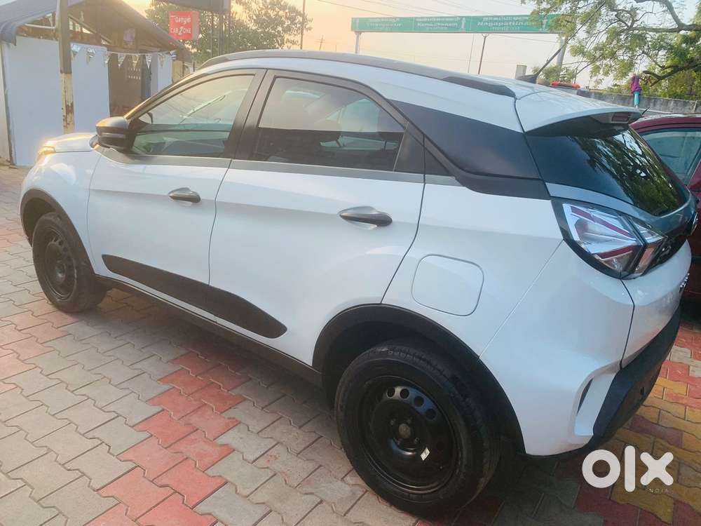 Tata Nexon, 2022, Petrol