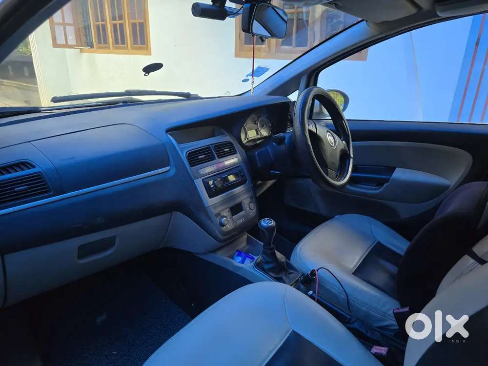 Fiat Linea Emotion 2011 Pack Petrol Variant Full Option